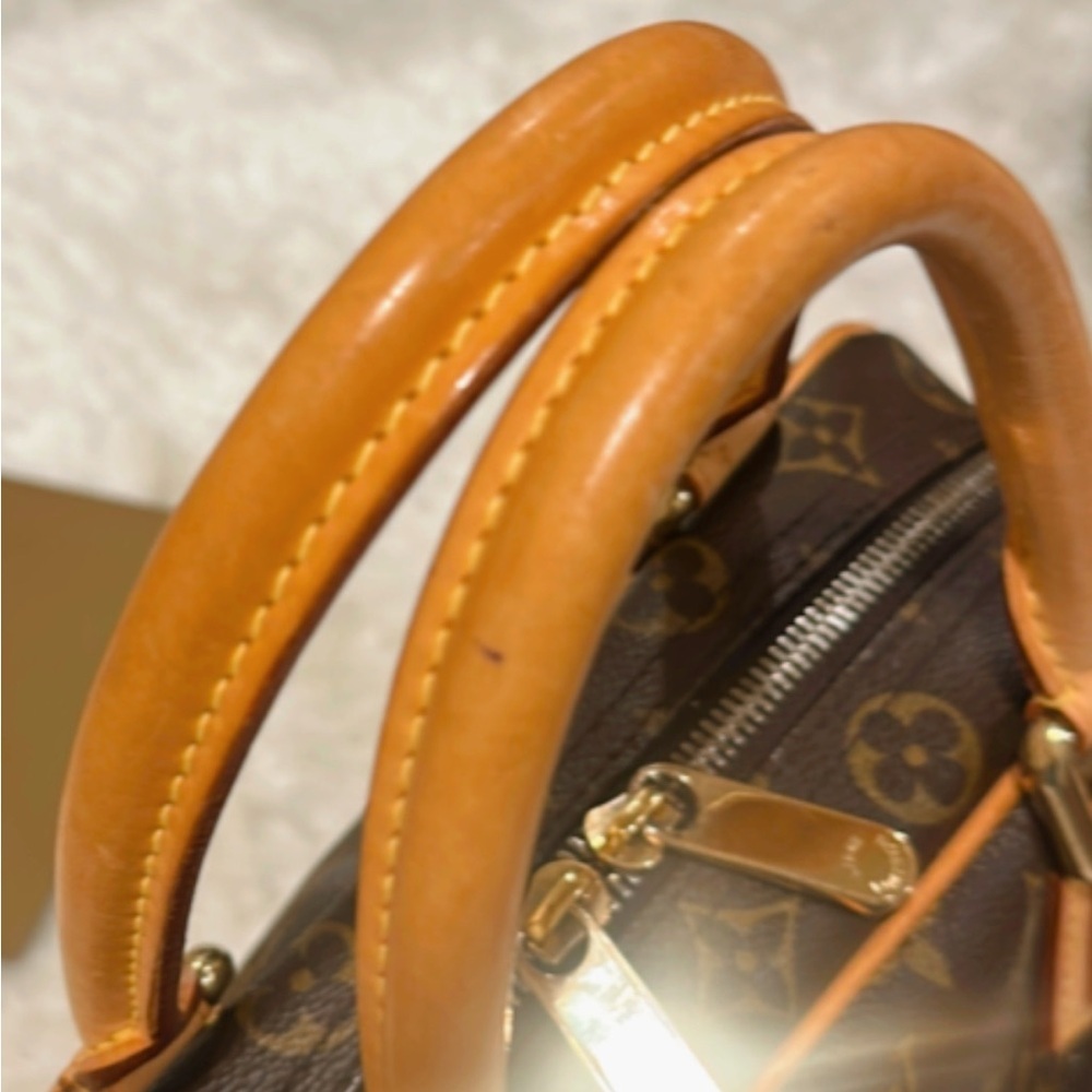 💯% Authentic Louis Vuitton ManhattanPM Monogram Handbag✨ - Picture 13 of 17